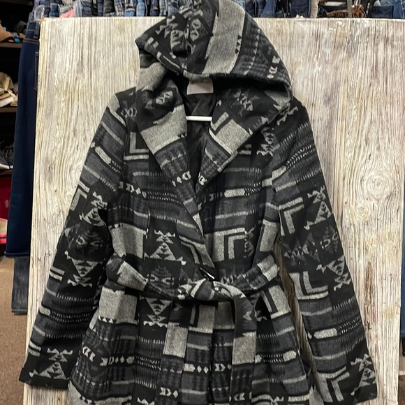 KIRRA COAT - Picture 1 of 10